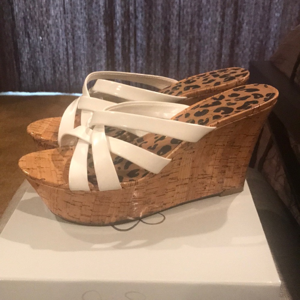 Shoes - Picture 2 of 3